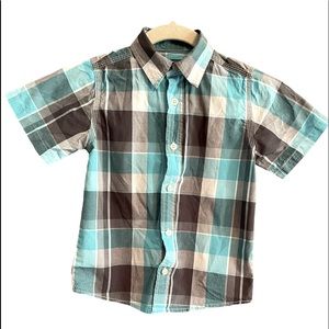 OshKosh B’gosh boys short sleeved button down shirt